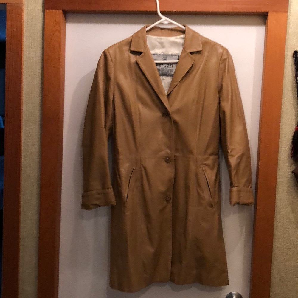 Women’s PERUZZI leather coat